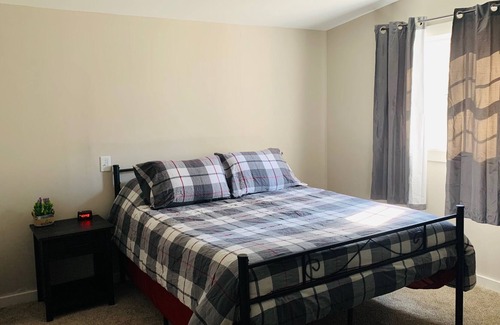 McMinnville House | Couples Getaway Lucky's Cottage 3Bed-3Bath
