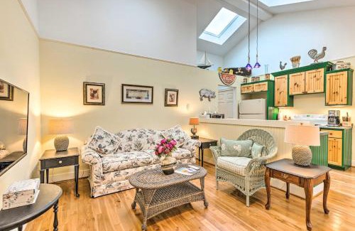 Frankfort Apartment | Couples Haven in Frankfort by Lake, Trails and Dtwn
