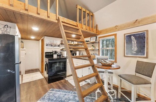 Jasper Cabin | Couples Retreat, Elevated Hot tub w/View
