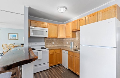 Brigantine Condo | Couples retreat + Pets OK! Center of Town: Unit #2
