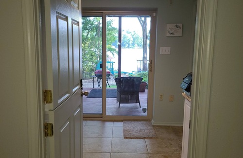 Mid America Apartment | Couples Romantic Lakefront Retreatn