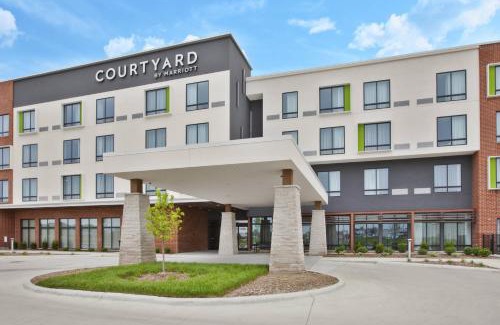 Benton Harbor Hotel | Courtyard by Marriott St. Joseph-Benton Harbor