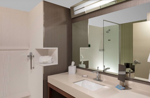 Speedway Hotel | Courtyard by Marriott Indianapolis West - Speedway