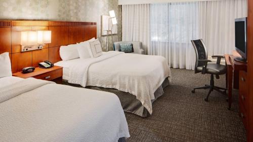West Homestead Hotel | Courtyard by Marriott Pittsburgh West Homestead Waterfront