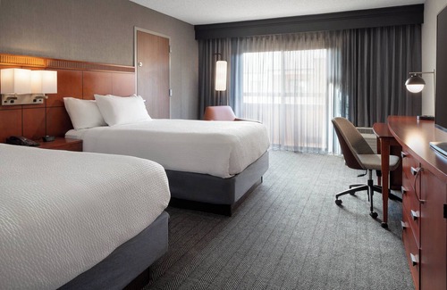 Bakersfield Hotel | Courtyard by Marriott Bakersfield
