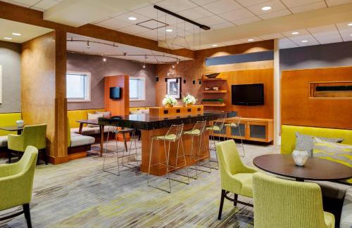 Harbor View - Orient Heights Hotel | Courtyard by Marriott Boston Logan Airport