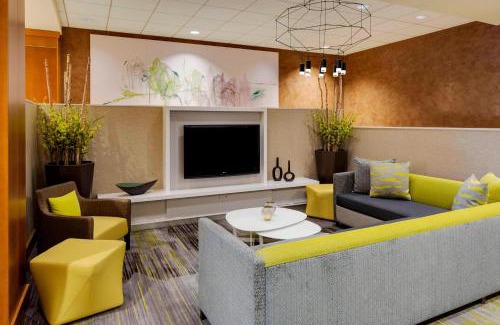 Harbor View - Orient Heights Hotel | Courtyard by Marriott Boston Logan Airport