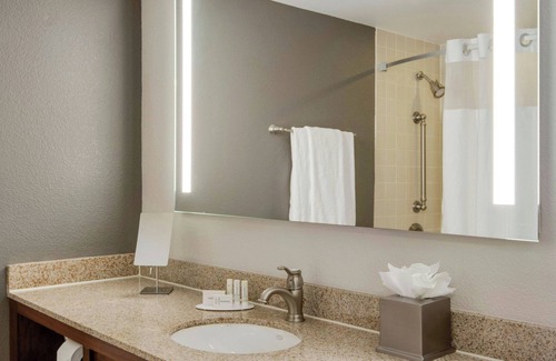 Harbor View - Orient Heights Hotel | Courtyard by Marriott Boston Logan Airport