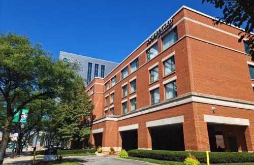 Near West Side Hotel | Courtyard by Marriott Chicago at Medical District-UIC