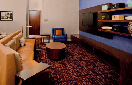 Downtown Columbus Hotel | Courtyard by Marriott Columbus Downtown
