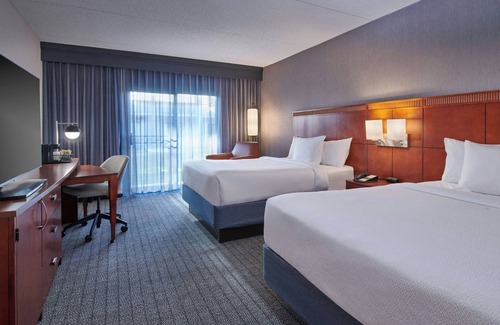 Romulus Hotel | Courtyard by Marriott Detroit Metropolitan Airport Romulus