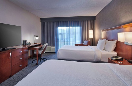 Romulus Hotel | Courtyard by Marriott Detroit Metropolitan Airport Romulus