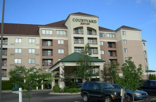 Erie Hotel | Courtyard by Marriott Erie Ambassador Conference Center