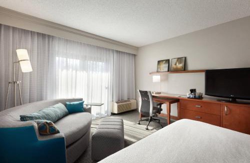 Fort Myers Hotel | Courtyard by Marriott Fort Myers Cape Coral