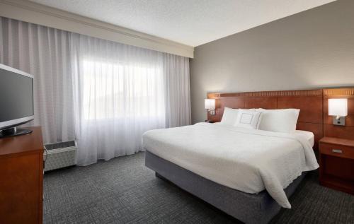 Fort Myers Hotel | Courtyard by Marriott Fort Myers Cape Coral