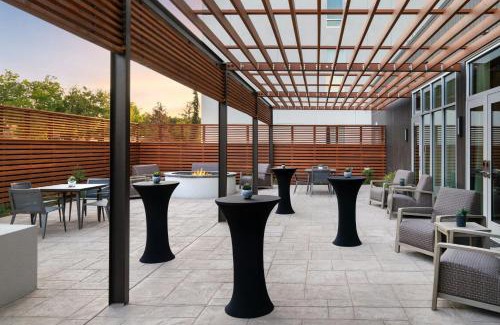 Clovis Hotel | Courtyard by Marriott Fresno Clovis