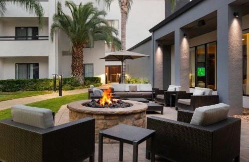 Raisin Hotel | Courtyard by Marriott Fresno