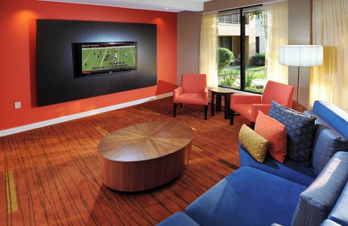 Southeast Houston Hotel | Courtyard by Marriott Houston Hobby Airport