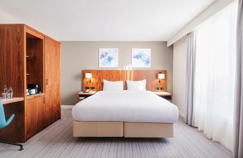 Gatwick Hotel | Courtyard by Marriott London Gatwick Airport