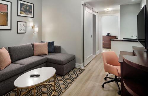 French Quarter Hotel | Courtyard by Marriott New Orleans French Quarter/Iberville