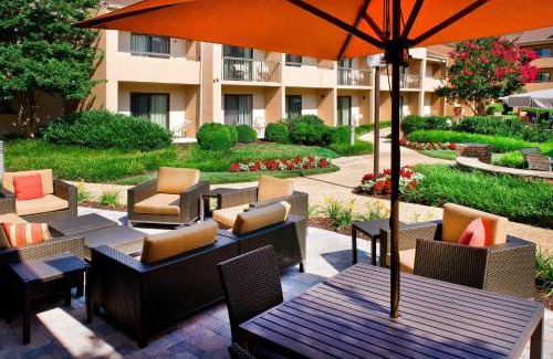Landover Hotel | Courtyard by Marriott New Carrollton Landover