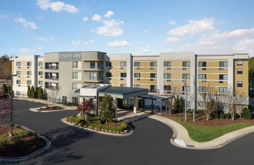 Northeast Raleigh Hotel | Courtyard by Marriott Raleigh North/Triangle Town Center