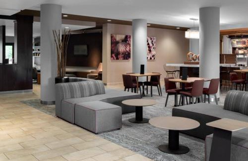 Northeast Raleigh Hotel | Courtyard by Marriott Raleigh North/Triangle Town Center