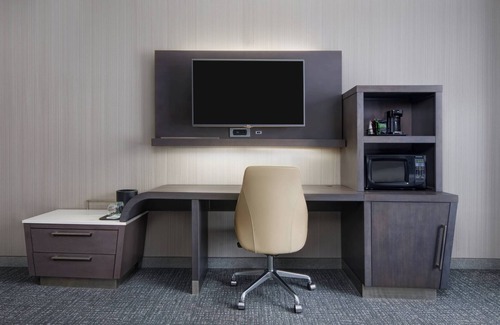 Downtown Richmond Hotel | Courtyard by Marriott Richmond Downtown