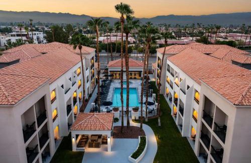 Palm Springs Hotel | Courtyard by Marriott Palm Springs