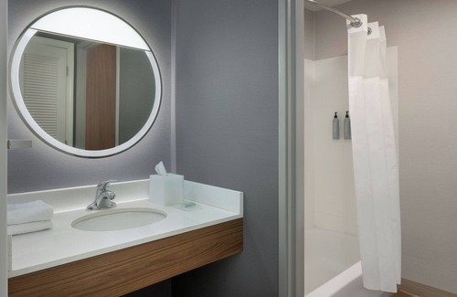 Traverse City Hotel | Courtyard by Marriott Traverse City