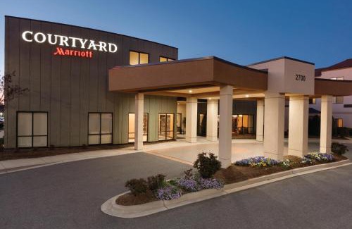Paw Creek Hotel | Courtyard Charlotte Airport North