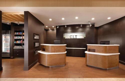 Paw Creek Hotel | Courtyard Charlotte Airport North