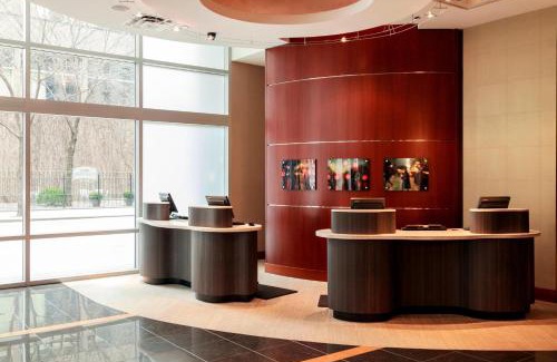 Streeterville Hotel | Courtyard Chicago Downtown/Magnificent Mile