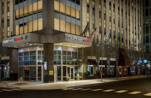 Streeterville Hotel | Courtyard Chicago Downtown/Magnificent Mile