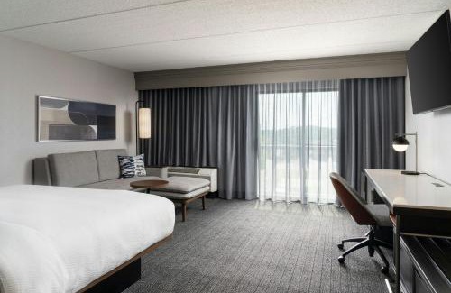 Orange Hotel | Courtyard Cleveland Beachwood