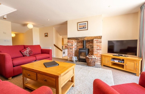 West Compton House | Courtyard Cottage - Three Bedroom House, Sleeps 6