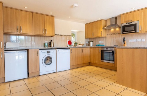 West Compton House | Courtyard Cottage - Three Bedroom House, Sleeps 6