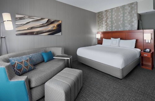 Woodlands Village Hotel | Courtyard Flagstaff