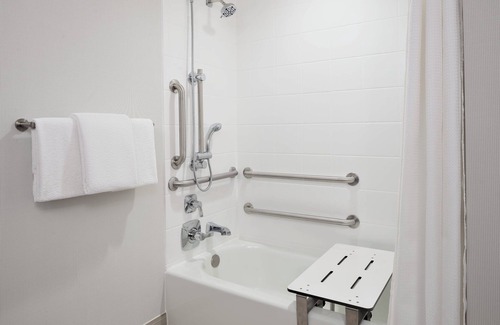 Woodlands Village Hotel | Courtyard Flagstaff