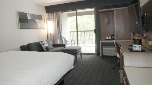 Ellendale Hotel | Courtyard Memphis East/Bill Morris Parkway