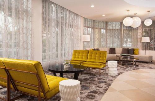 Coral Gables Section Hotel | Courtyard Miami Coral Gables