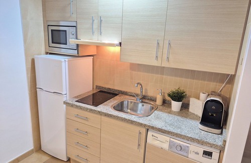 Carretera de Cadiz Apartment | Covadonga Beach a/c wifi netflix