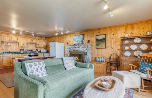 Coupeville Cabin | Cove Cottage by AvantStay | Waterfront Views + Spa