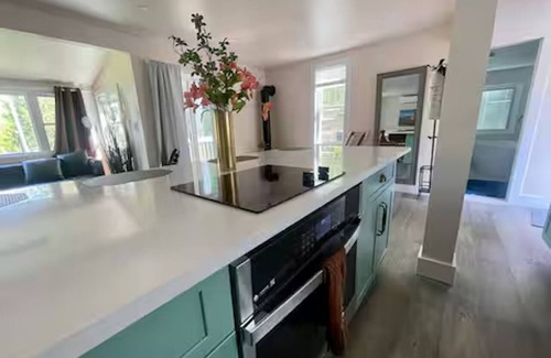 Ellenville Cabin | Cove - King Bed Escape w/Hot Tub