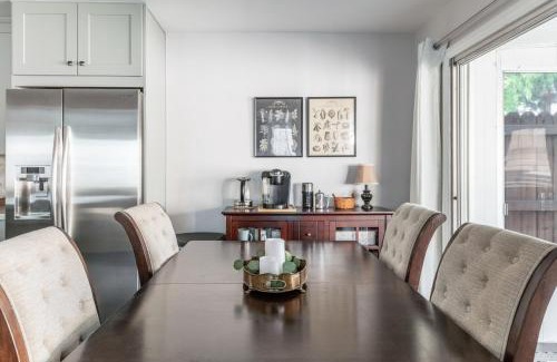 North Hollywood House | Covello - 3 BR with backyard - North Hollywood home