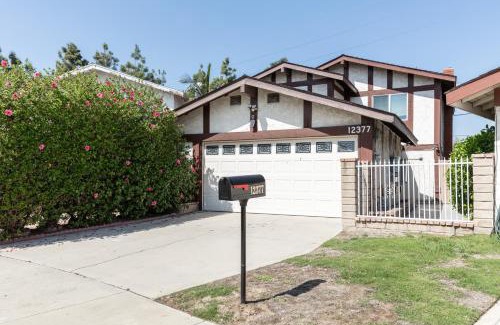 North Hollywood House | Covello - 3 BR with backyard - North Hollywood home