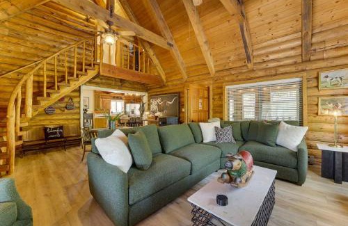 Strawberry House | Covered Deck, Private Acreage Log Cabin in Pine
