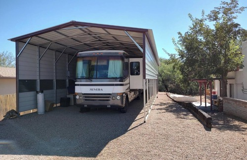 Tombstone House | "Covered Wagon" Charming RV in serene TOMBSTONE