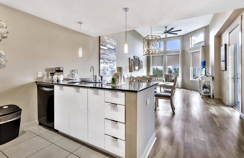 Baytowne Wharf Condo | Coveted Bahia Studio Condo: King Bed at Sandestin Golf and Beach Resort!