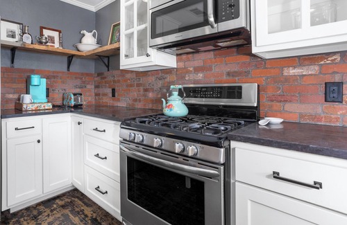 Fort Worth Cultural District House | Cowboy Chic bungalow with 2 bedrooms in Fort Worth's Cultural District